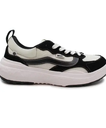 کفش ونس ورزشی اولترارنج مشکی سفید، گزینهای ایدهآل و هوشمندانه برای انجام فعالیتهای ورزشی و همچنین استفادههای روزمره و عادی شما به شمار میرود.