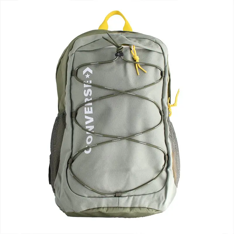 کوله پشتی اسپرت سبز زیتونی کانورس، با بهره‌گیری از طراحی اسپرت و در ظاهری شیک و امروزی، به طور خاص برای استفاده در فعالیت‌های روزمره طراحی شده است.