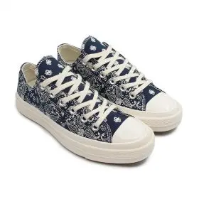 کفش کانورس(باندانا)سرمه ای طرحدار کوتاه