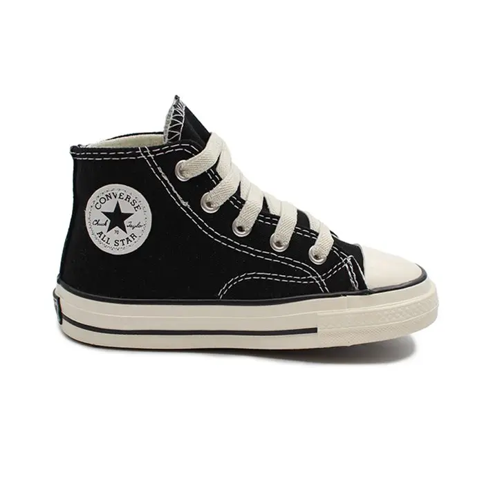 کفش کانورس بچه گانه مشکی ساق بلند، یک انتخاب عالی این مدل ساق بلند، با طراحی زیبا و رنگ مشکی، می‌تواند استایلی خاص به کودک شما ببخشد.