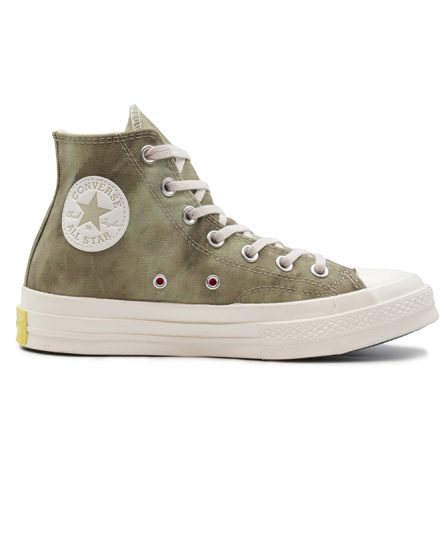 کانورس سبز ابرو بادی ساق بلند، یک انتخاب خاص و جذاب برای کسانی است که به دنبال کفشی متفاوت و با استایل هستند.