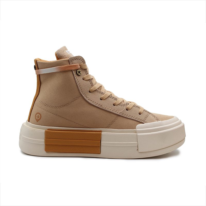 کانورس پلتفرم خاکی ساق بلند زنانه، از مدل‌های جذاب و کاربردی برند کانورس است که با طراحی مدرن و رنگ خنثی، مناسب استایل‌های متنوع روزمره و فشن می‌باشد.