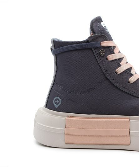 کانورس زنانه