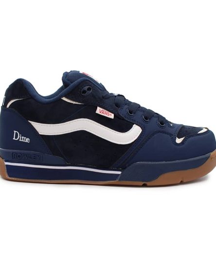 ونس راولی سرمه ای، یک انتخاب بی نظیر برای کسانی که به دنبال تلفیقی از راحتی و جذابیت در یک کفش هستند.و با رنگ سرمه ای به راحتی با لباس ها هماهنگ می شود.