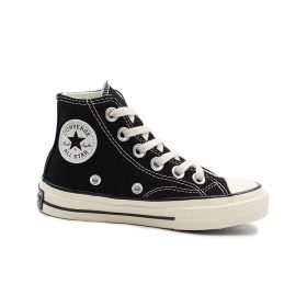 کانورس بچه گانه مشکی سفیدساق بلند، یک انتخاب هوشمندانه برای والدینی است که به دنبال کیفیت، راحتی و ایمنی برای فرزندان خود هستند.